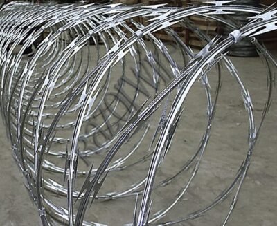 730mm Double Galvanized Razor wire. Has a diameter of 730mm. It is covered with two coatings to make it last longer. Hence it does not rust. 10m long. 10m in length 70mm length in diameter Tags: 730mm razor wire, electric fence razor, galvanized razor wire, razor wire fence, razor wire fencing